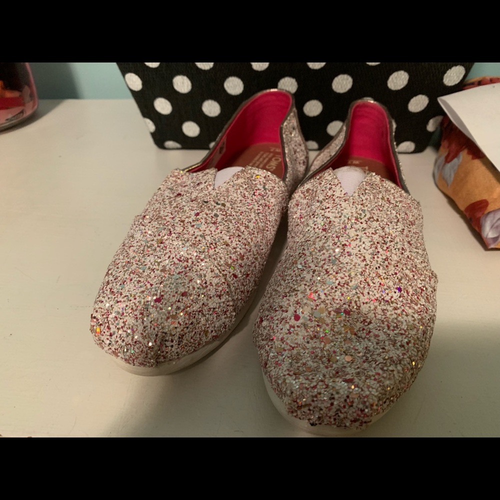 Toms